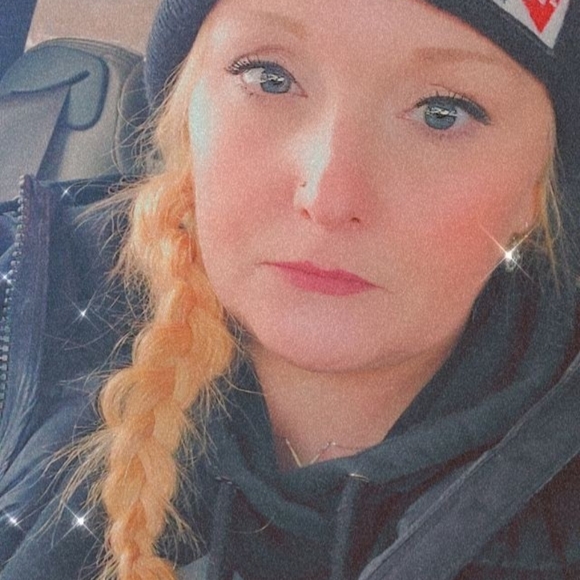 Meet your Posher, Kendra - Picture 5 of 7